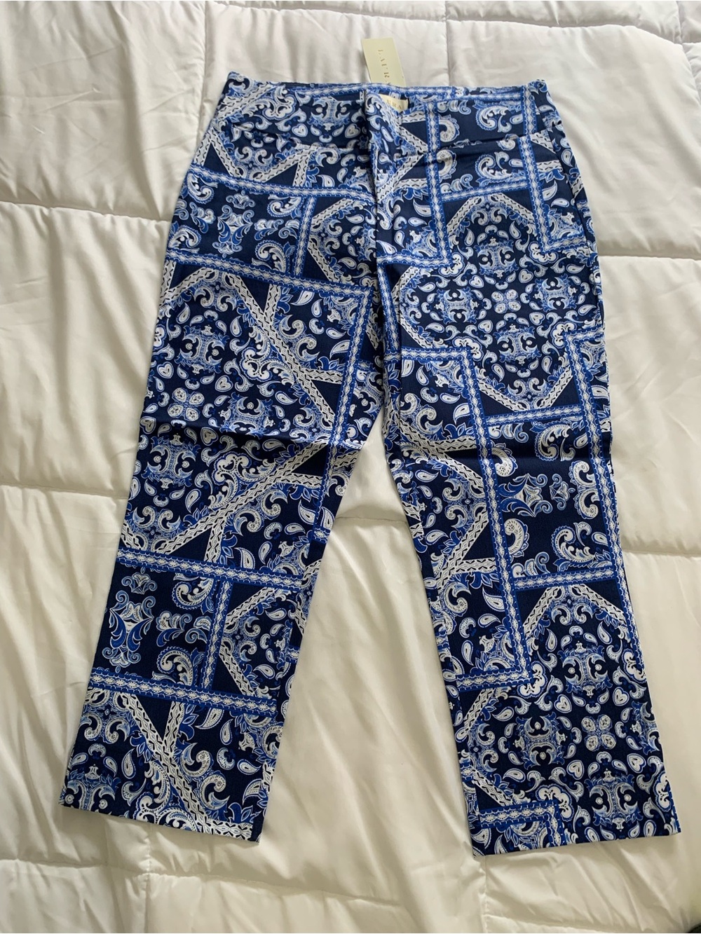 New Laura Capri Pants Size 14